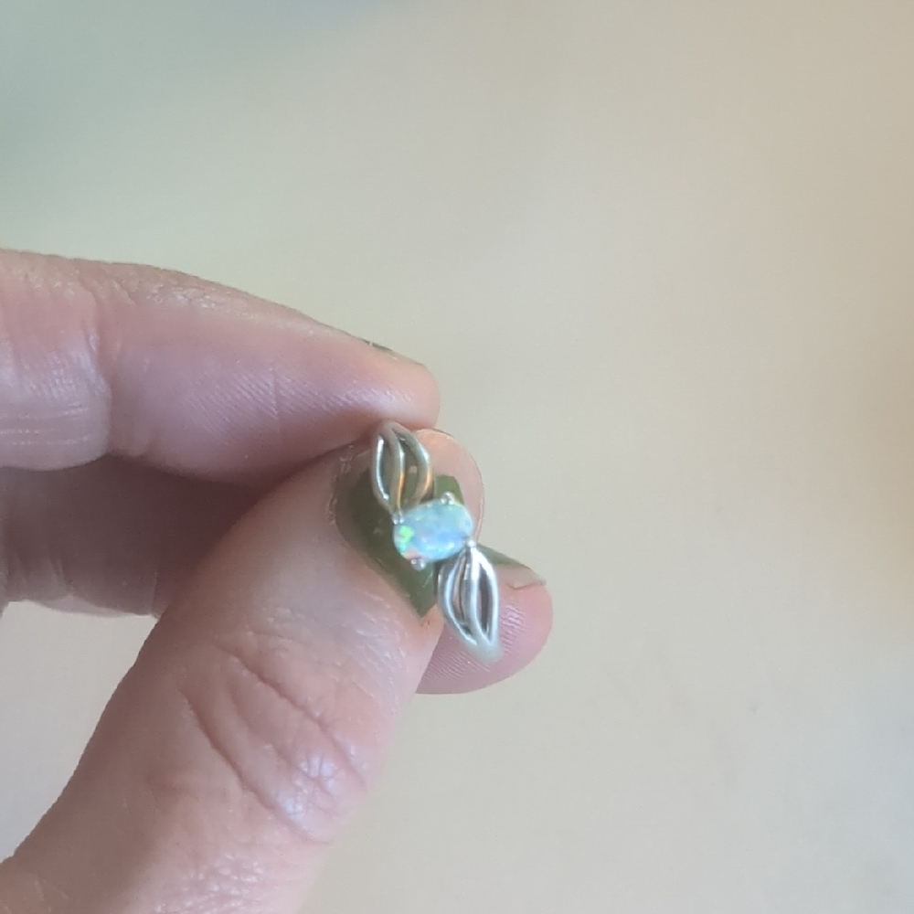 Genuine Silver and Lab Opal Leaf Ring Sz 6